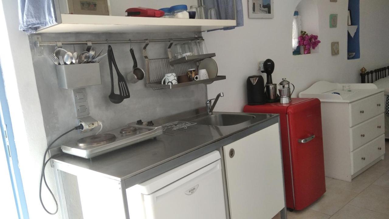Traditional Renovated House In The Centre Of Anafi Buitenkant foto